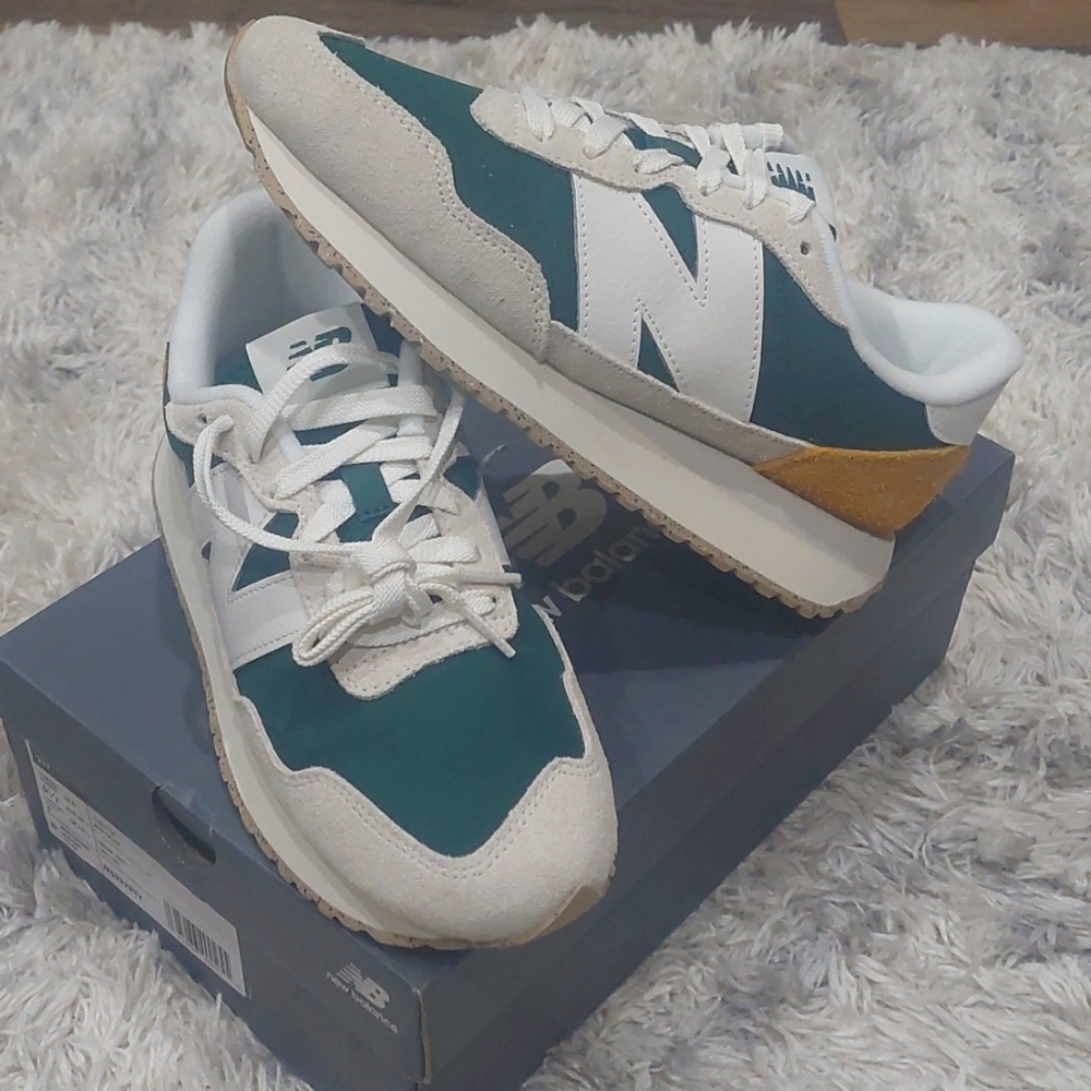 New Balance 237 sneakers
